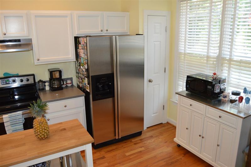 623 Copperline Dr, Chapel Hill, NC 27516