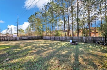 623 Cypress Pond Dr, Hope Mills, NC 28348