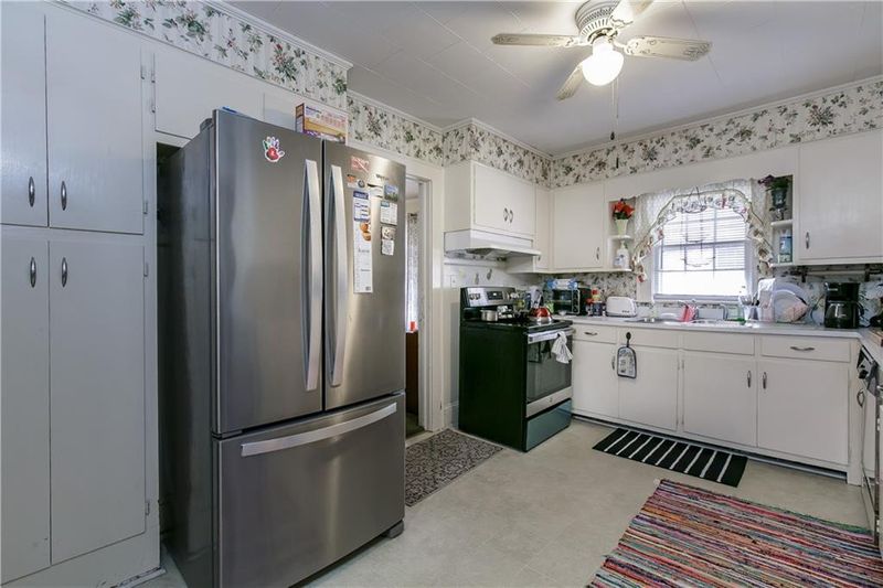 623 Everett St, Burlington, NC 27215