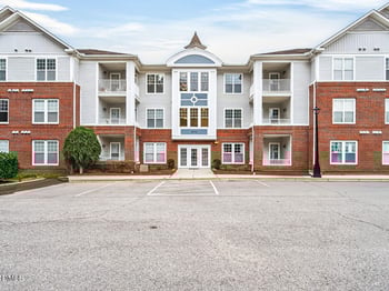 623 Eyam Hall Ln, Apex, NC 27502