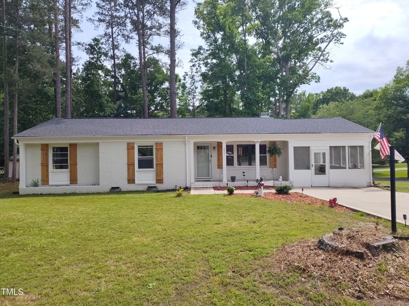 623 Glenwood Dr, Sanford, NC 27330