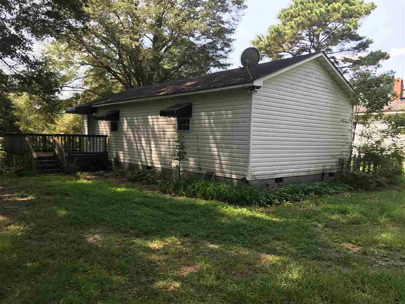 623 Grantham School Rd, Goldsboro, NC 27530