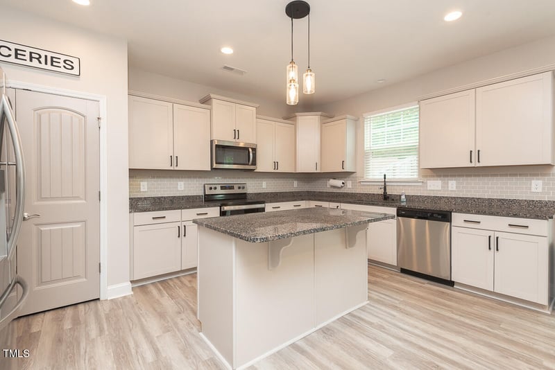 623 Heartpine Dr, Mebane, NC 27302