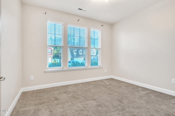 623 Heartpine Dr, Mebane, NC 27302