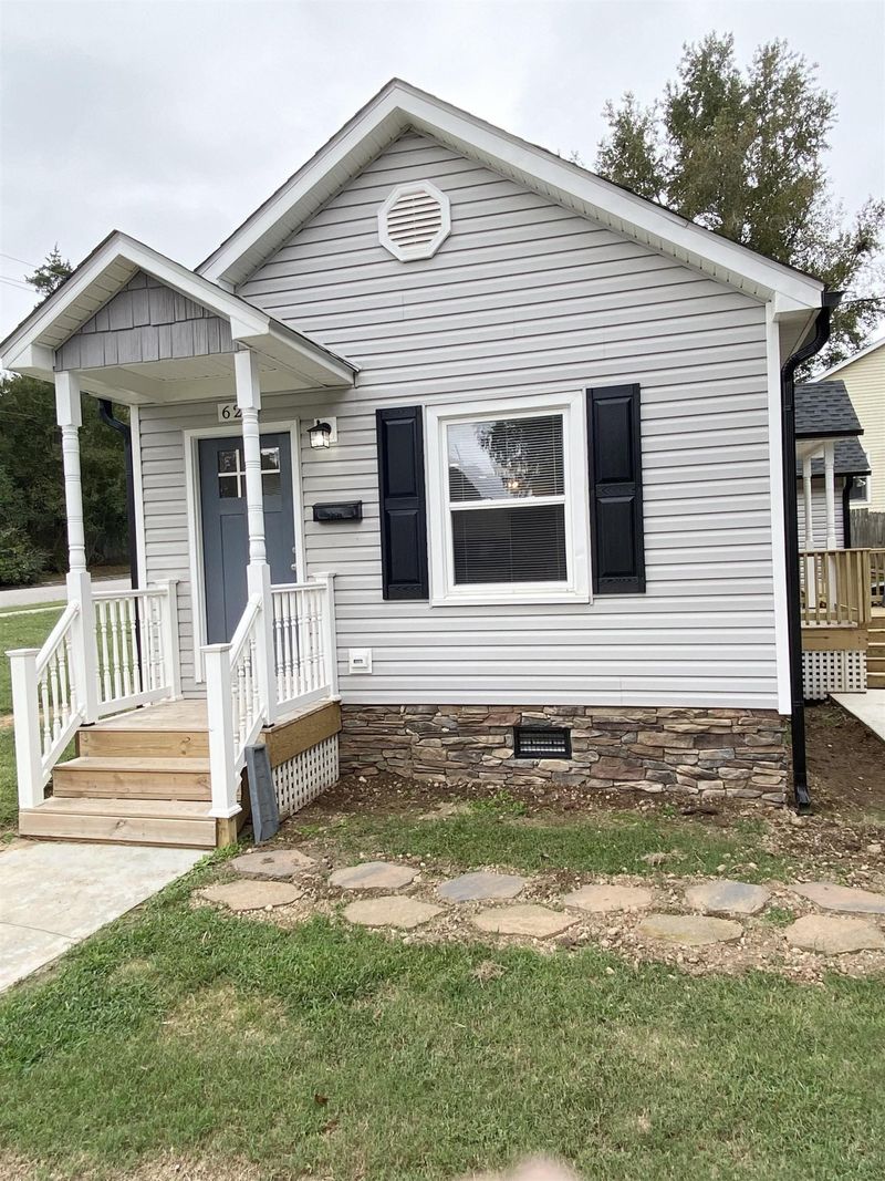 623 E Horne St, Clayton, NC 27520
