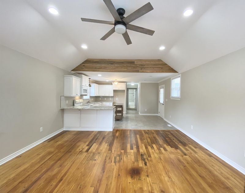 623 E Horne St, Clayton, NC 27520