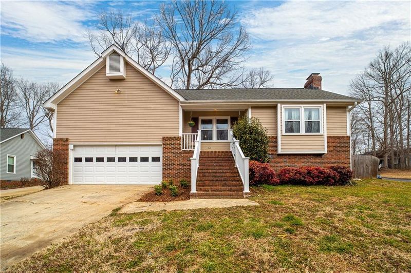 623 Hunters Rn, Mebane, NC 27302