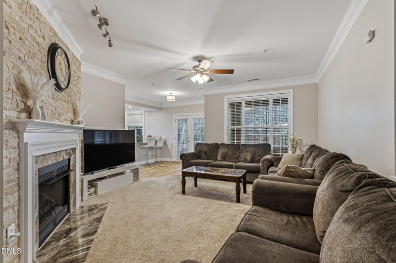 623 Ives Ct, Chapel Hill, NC 27514