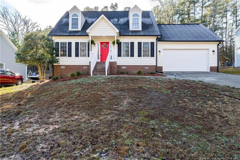 623 Nixon Dr, Sanford, NC 27330