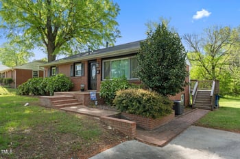 623 Oakgrove Dr, Graham, NC 27253