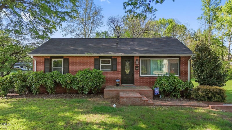 623 Oakgrove Dr, Graham, NC 27253