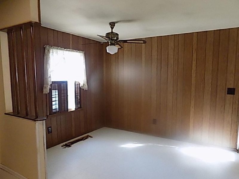 623 Woodhaven Dr, Burlington, NC 27217