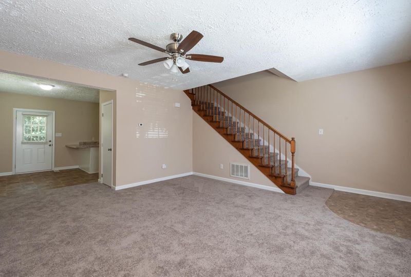 6235 Waterside Ln, Raleigh, NC 27613