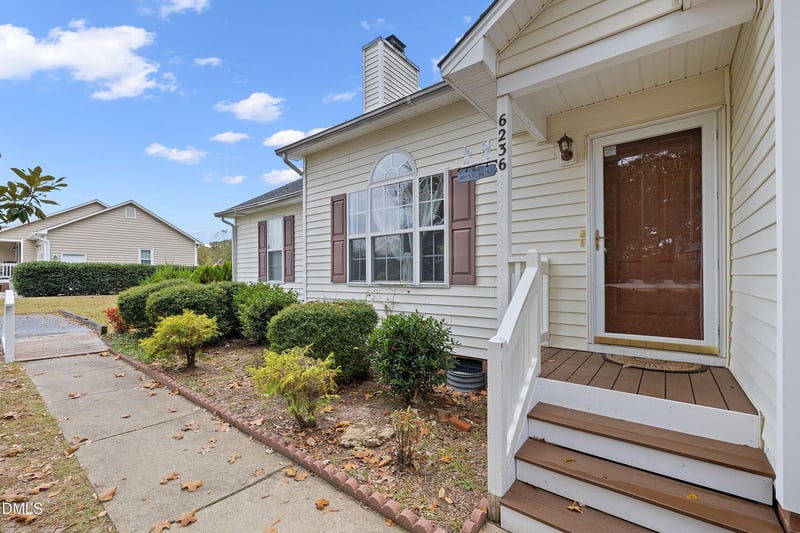 6236 Bridgemont Ln, Willow Springs, NC 27592