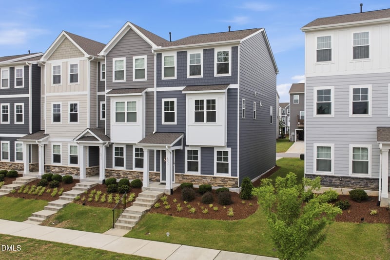 6237 Truxton Ln, Raleigh, NC 27616