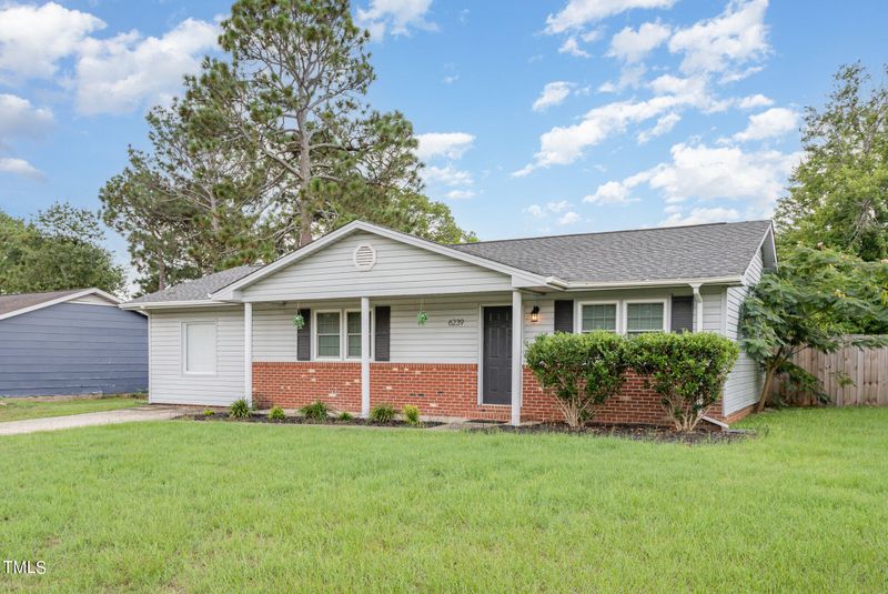 6239 Birchbrook Dr, Hope Mills, NC 28348