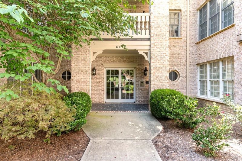 624 W Barbee Chapel Rd #624, Chapel Hill, NC 27517