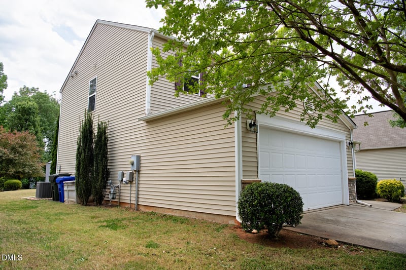 624 Collington Dr, Mebane, NC 27302