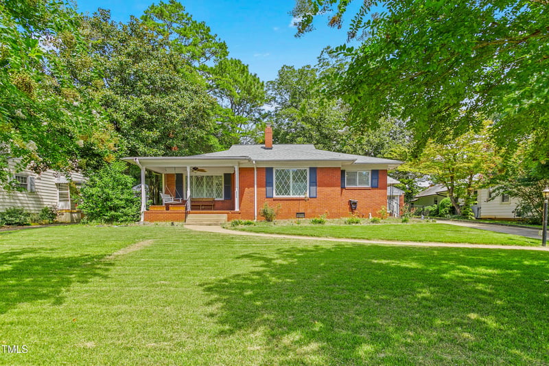 624 Country Club Dr, Burlington, NC 27215