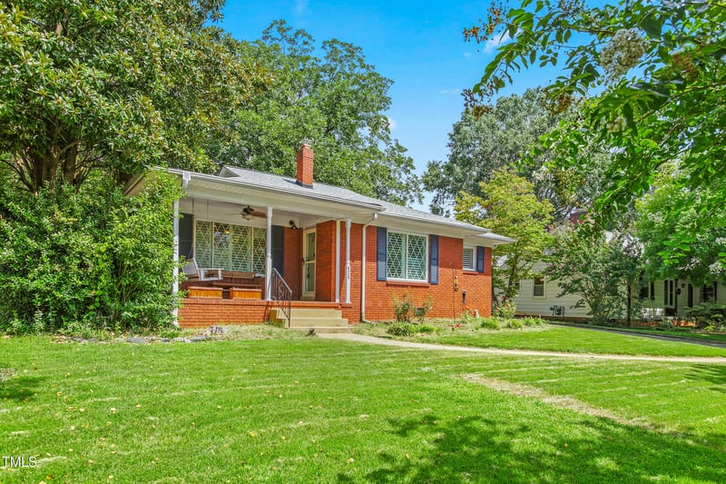 624 Country Club Dr, Burlington, NC 27215