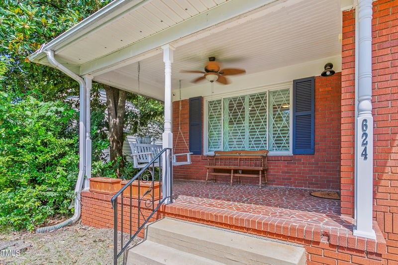 624 Country Club Dr, Burlington, NC 27215