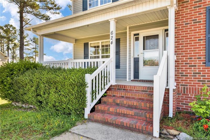 624 Crystal Spring Dr, Sanford, NC 27332