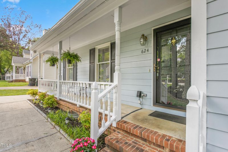 624 Gregson Ct, Burlington, NC 27215
