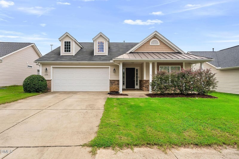 624 Lawson Cypress Ln, Fuquay Varina, NC 27526