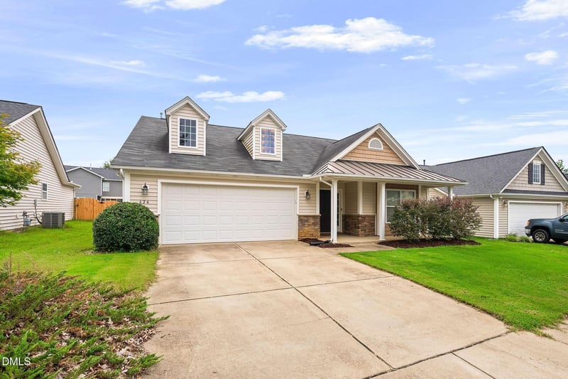 624 Lawson Cypress Ln, Fuquay Varina, NC 27526