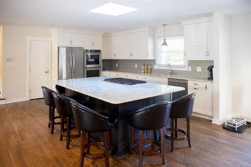 624 Macon Pl, Raleigh, NC 27609