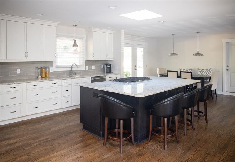 624 Macon Pl, Raleigh, NC 27609