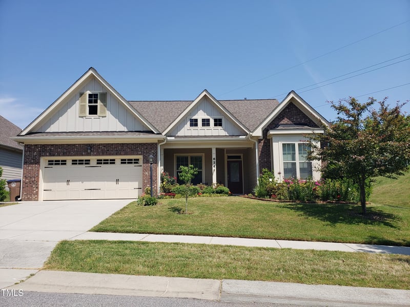 624 Meadowgrass Ln, Wake Forest, NC 27587