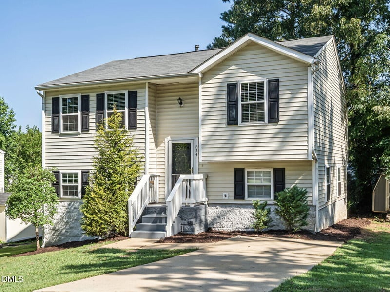 624 Oleander Rd, Raleigh, NC 27603