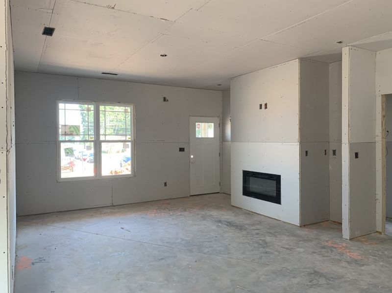 624 N Oneil St, Clayton, NC 27527