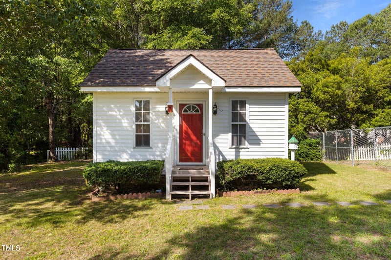 624 Powhatan Dr, Fuquay Varina, NC 27526