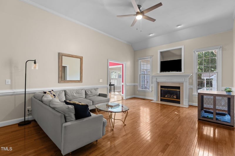 624 Powhatan Dr, Fuquay Varina, NC 27526