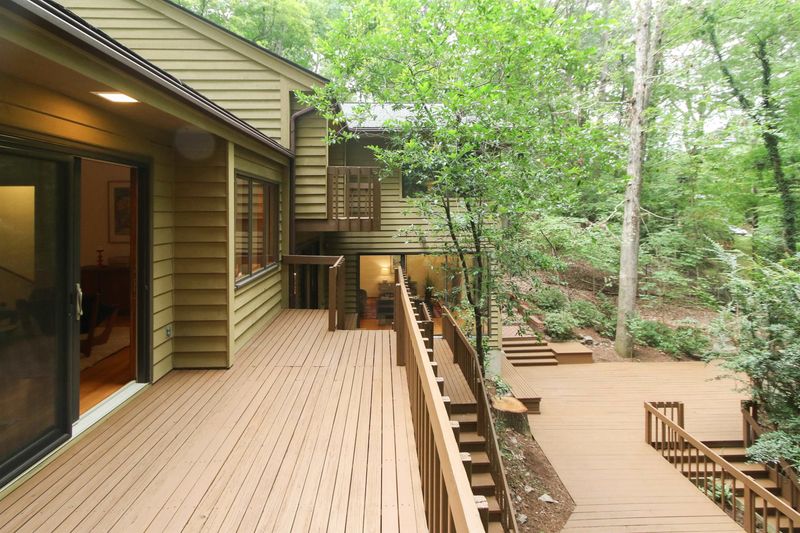 624 Shady Lawn Rd, Chapel Hill, NC 27514