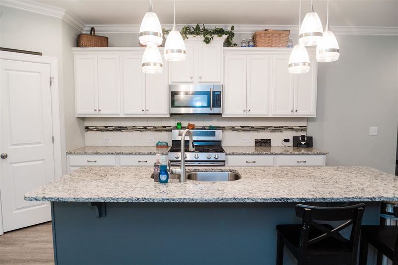 624 Stratford Dr, Zebulon, NC 27597