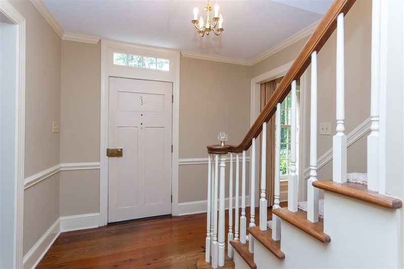 624 Wells Ct, Chapel Hill, NC 27514