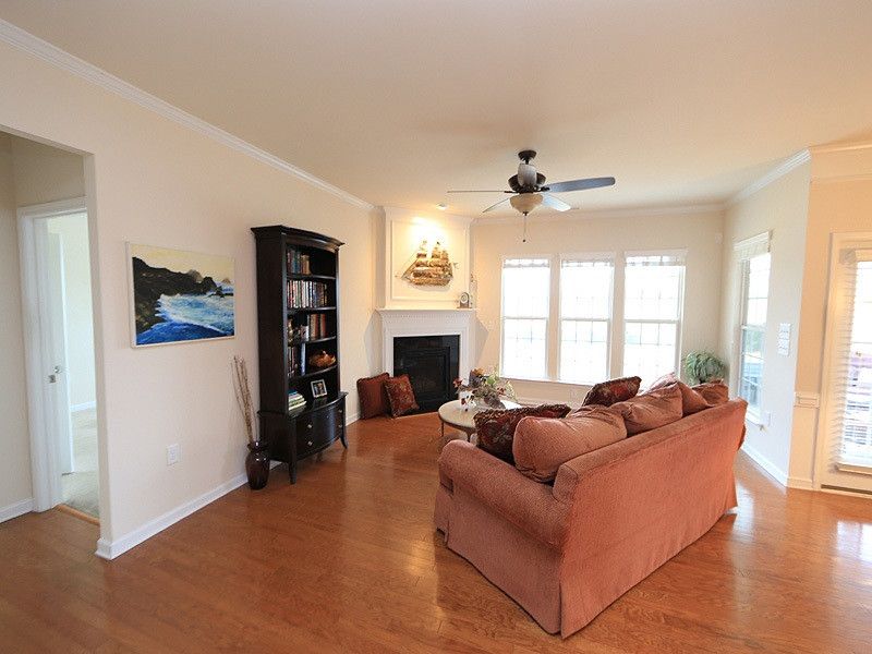 625 Bloomsbury Pl, Cary, NC 27519