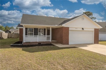 625 Creedmoore Cir, Hope Mills, NC 28348