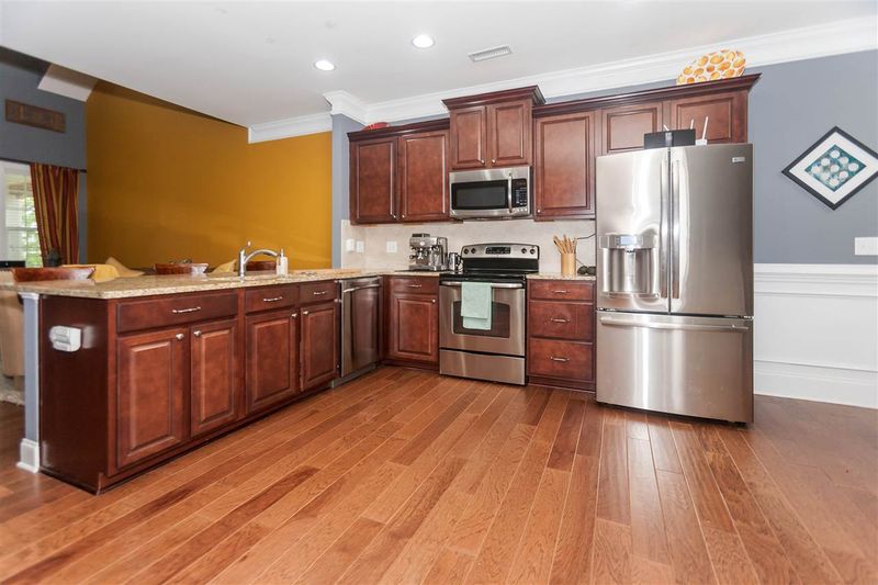 625 Democracy St, Raleigh, NC 27603