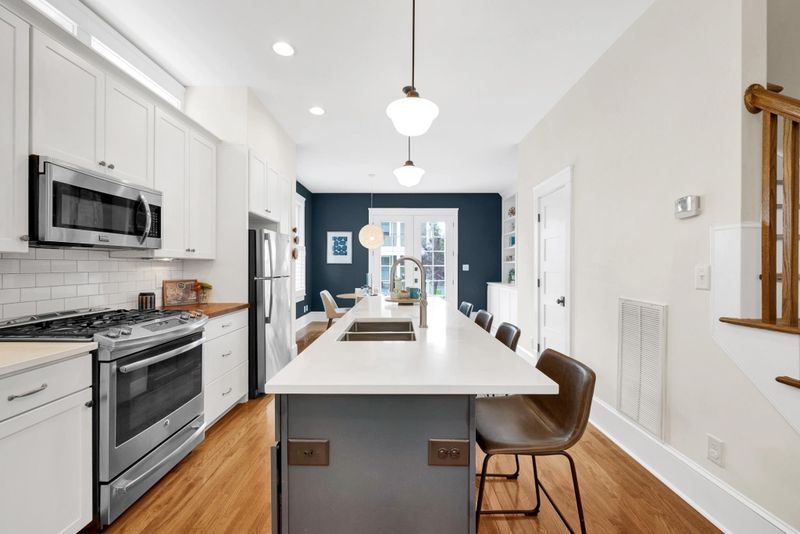 625 Dorothea Dr, Raleigh, NC 27603