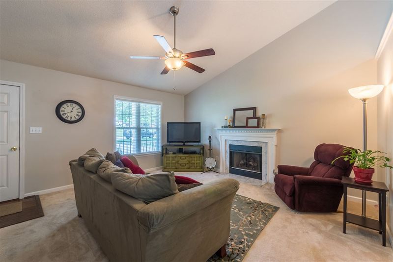 625 Hyannis Dr, Holly Springs, NC 27540