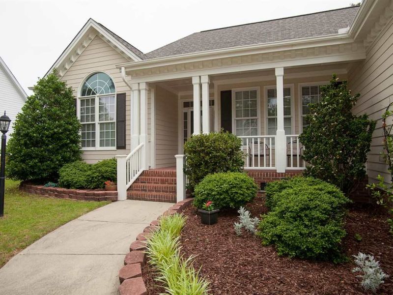 625 Occoneechee Dr, Fuquay Varina, NC 27526
