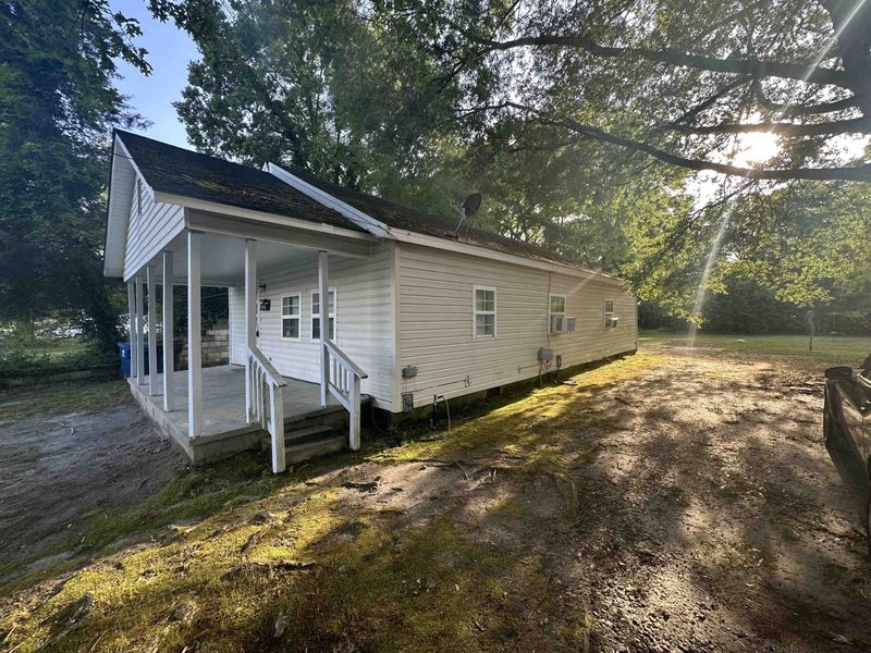 625 Ray St, Selma, NC 27576