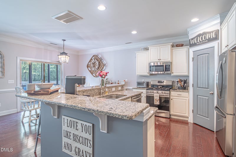 625 Spruce Meadows Ln, Willow Springs, NC 27592