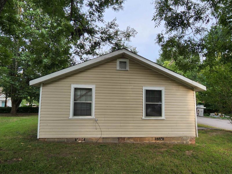 625 E Walnut Ave, Wake Forest, NC 27587