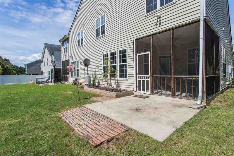625 Woodson Dr, Clayton, NC 27527