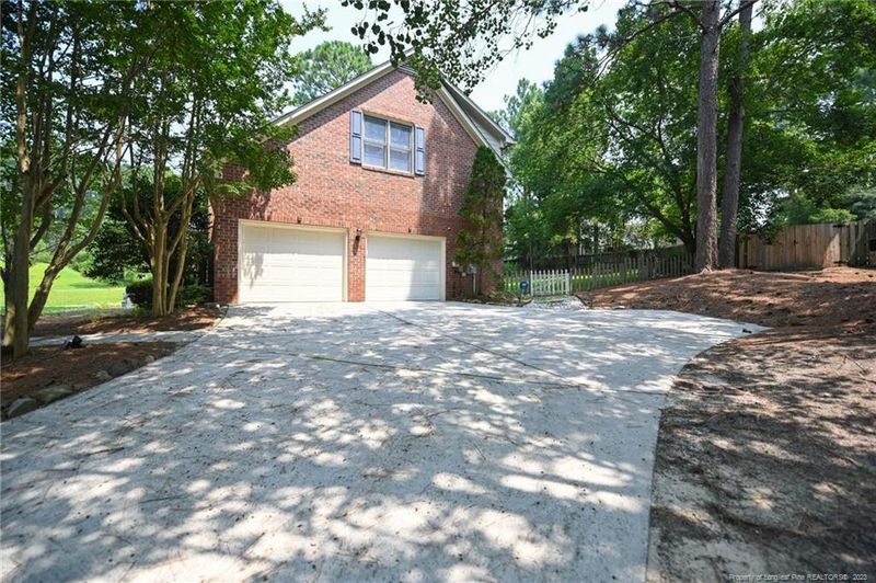 6250 Kirkwall Rd, Fayetteville, NC 28311